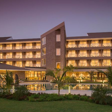 Kabir Hotel & Spa Vadodara Exterior foto