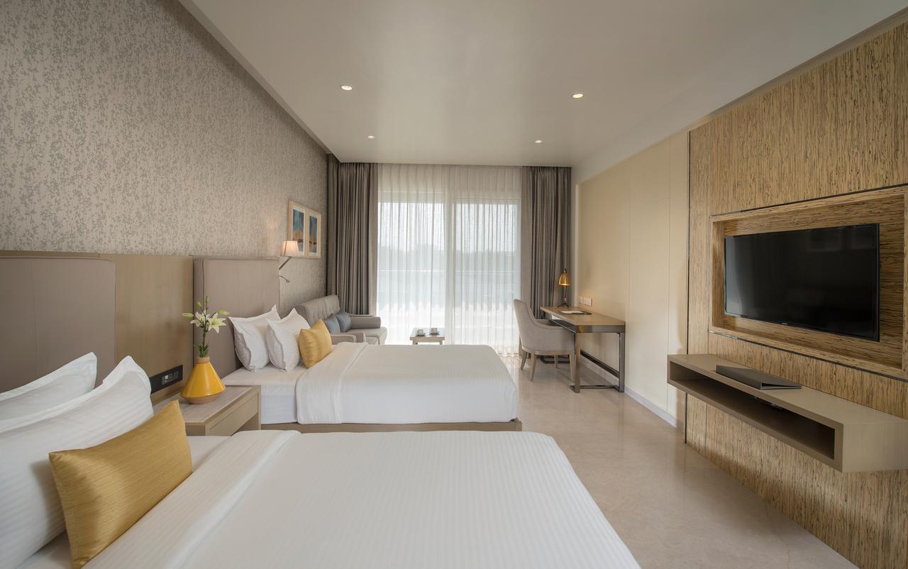 Kabir Hotel & Spa Vadodara Exterior foto